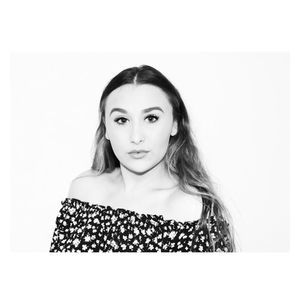 Meet your Posher, Dominique